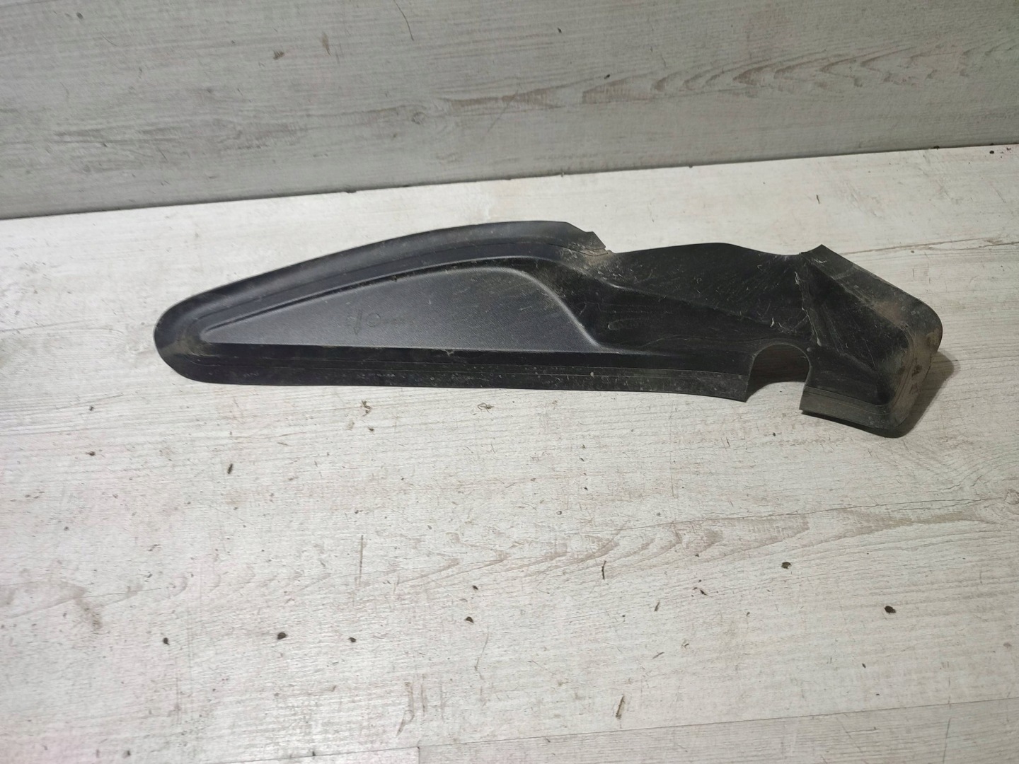 Peugeot 2008 II 2020 rear part side right cover below klape boot