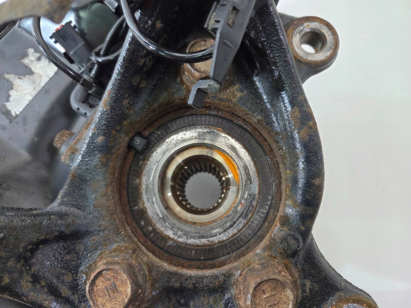 Toyota Corolla E21 1,8H swing front left 43122024XX (Z614)