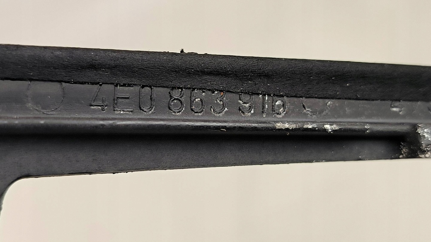DEKOR moulding 4E1858601 AUDI A8 D3