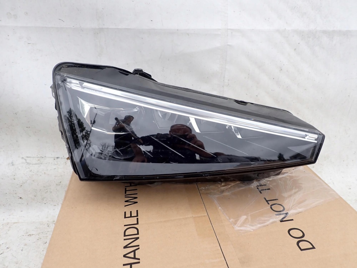 SKODA SCALA 19-> light front front right