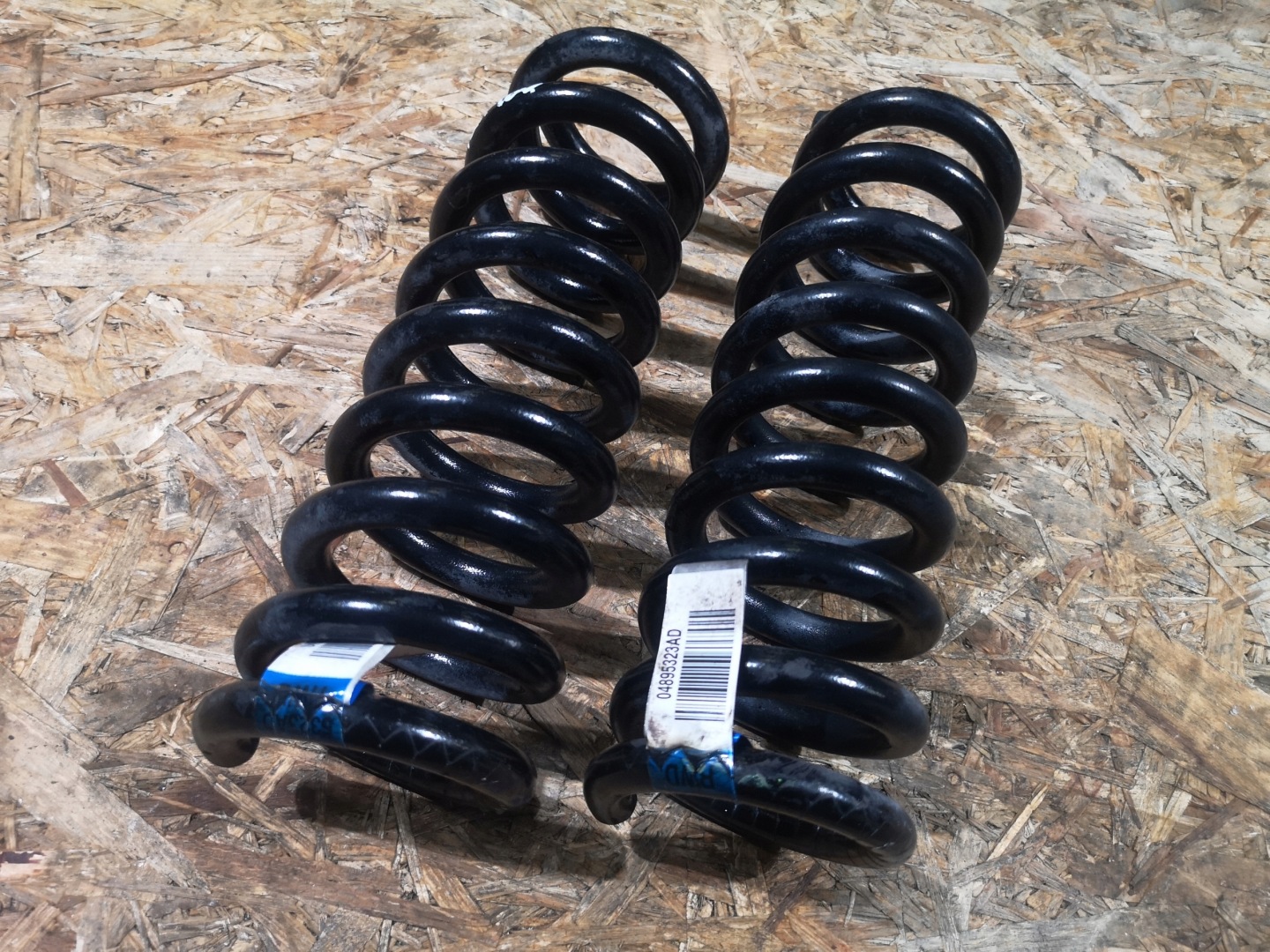 spring springs springing rear part rear Dodge Charger Challenger 2009-2010