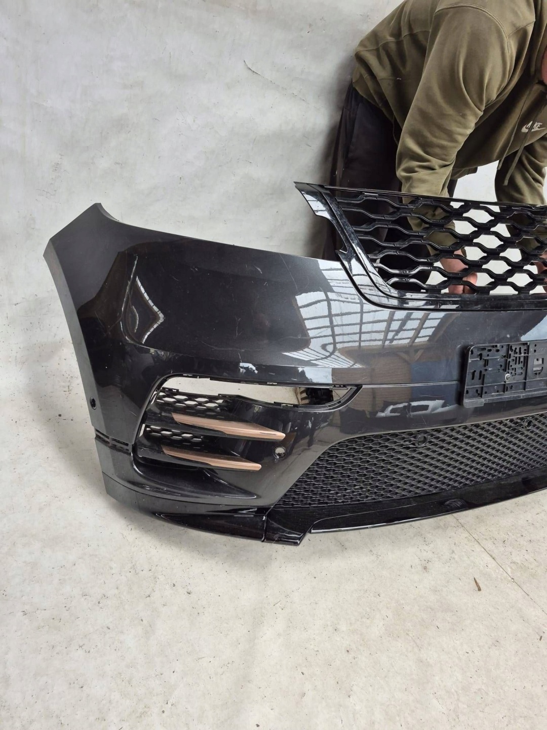 RANGE ROVER VELAR L560 R-DYNAMIC 17- Stoßstange vorne vorne J8A2-17F003-CB