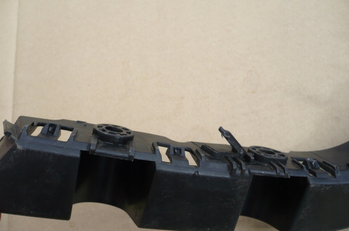 PEUGEOT 301 bumper bracket right rear part