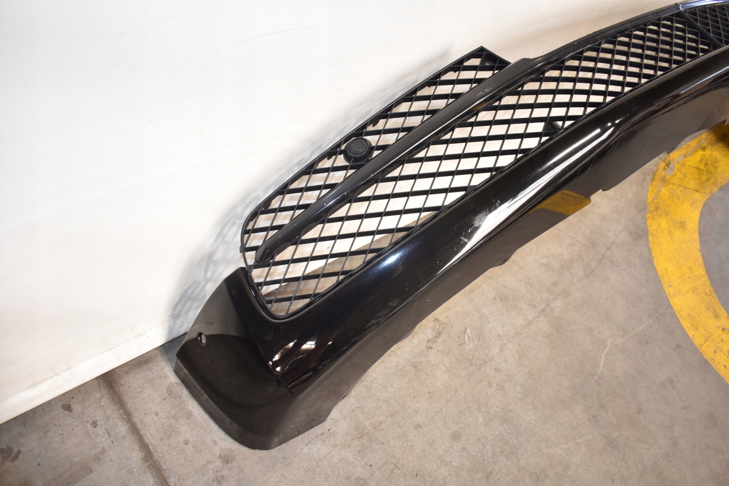 IDEALNY bumper front front 4 PDC 16R. BENTLEY FLYING SPUR 1