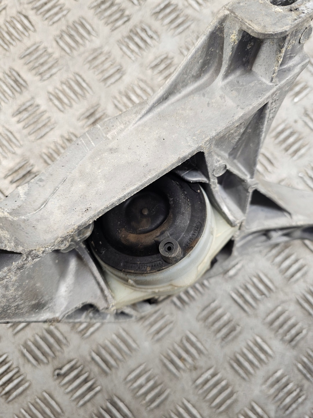 TOYOTA PROACE II 20r airbag engine mount 4A103720