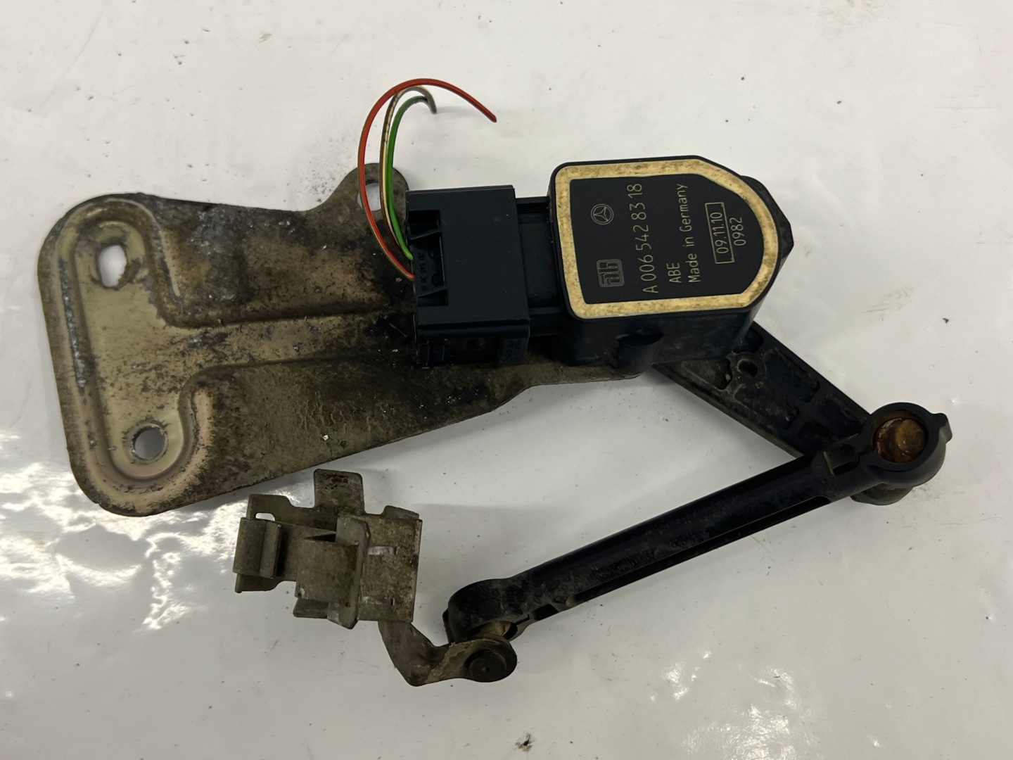 sensor of the level springing Mercedes E Klasa W212 A2123200943 sensor pozio