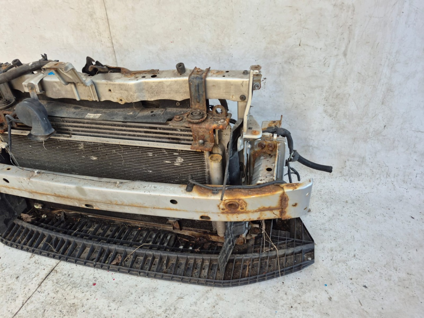 TOYOTA VERSO 09- front body wall front pillar iron radiator