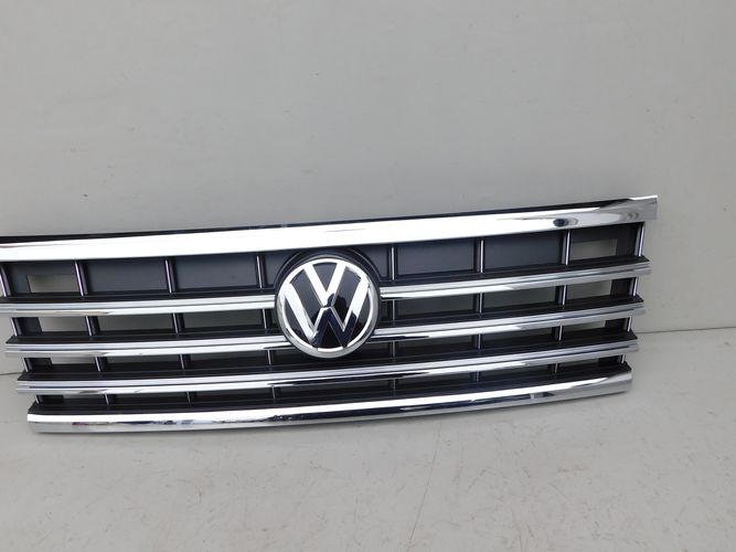 VW TOUAREG III 760 18- Grille