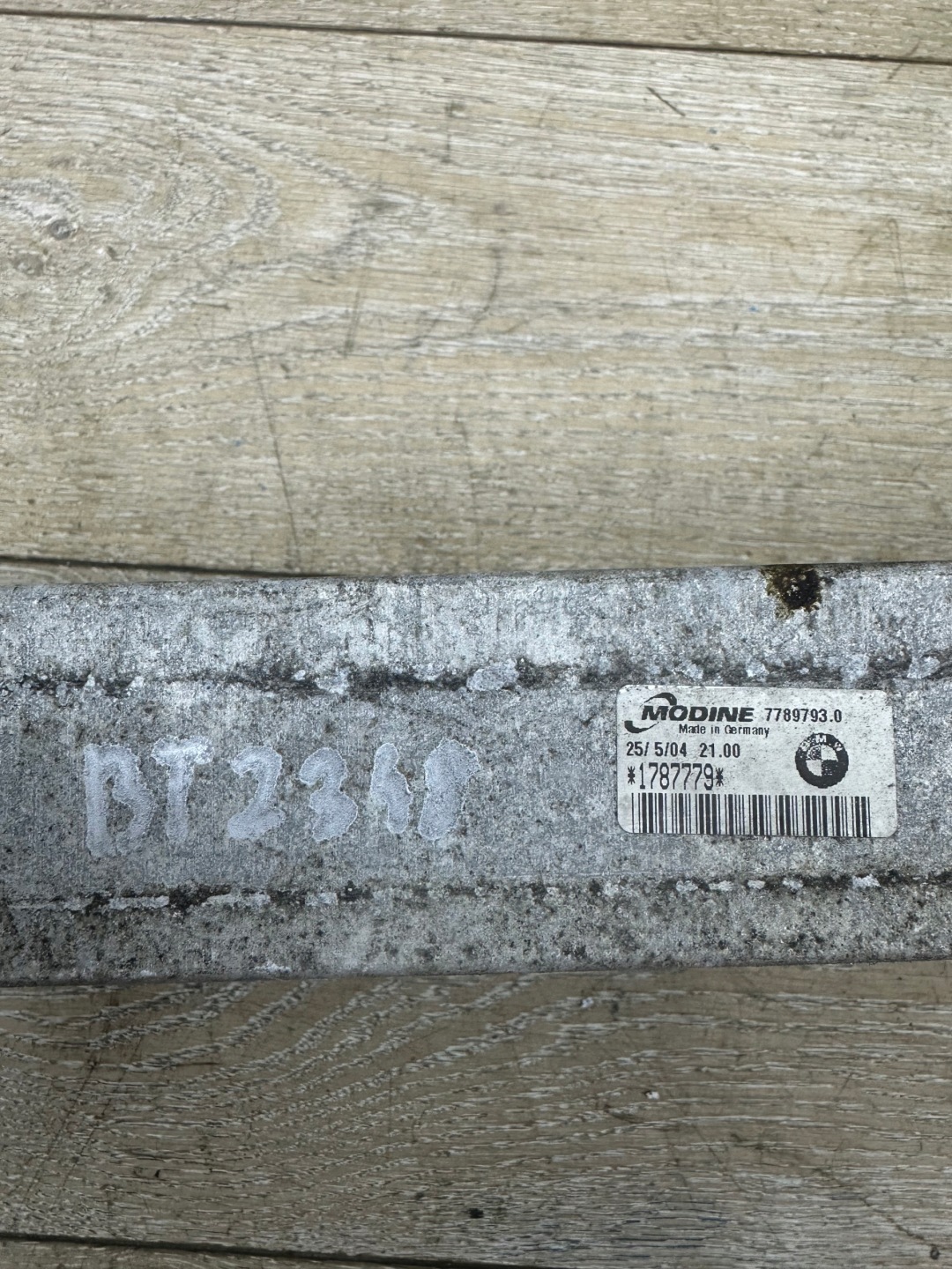 Kühler luft 1787779 BMW E46 320D (7477175182)