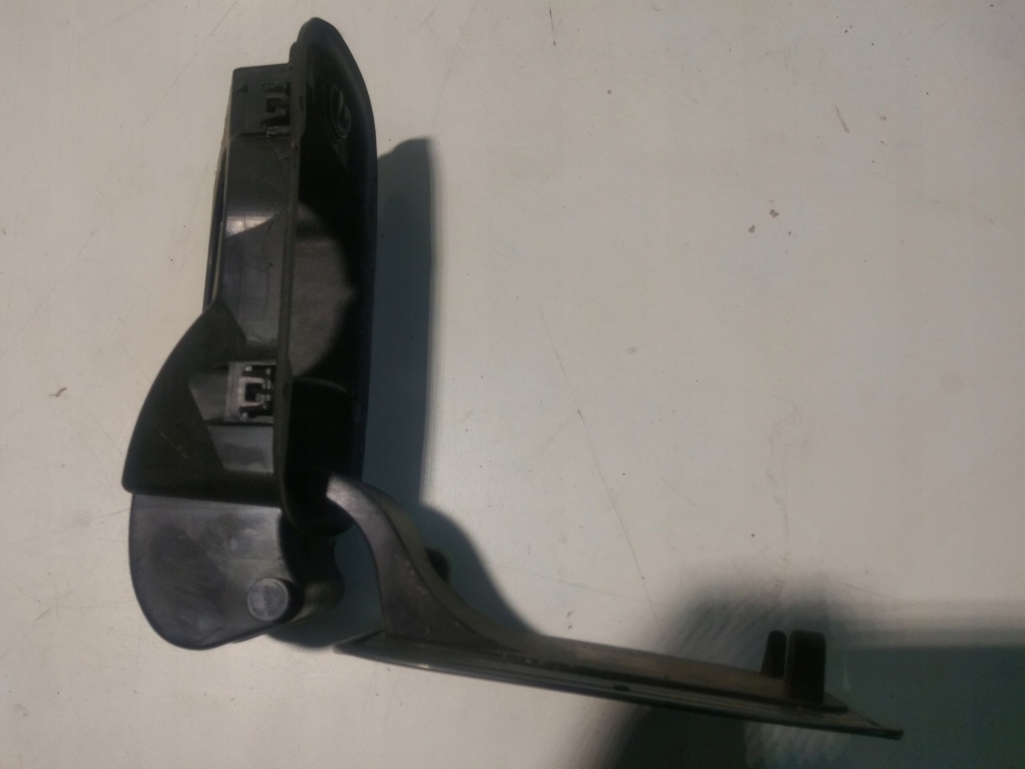 Tankklappe des Kraftstoffsbehälters BMW E66 LONG TITANGRAU