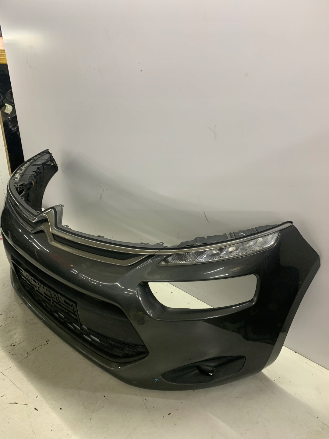 bumper front front LED CITROEN C4 II PICASSO of wheels. KTPD 13-17