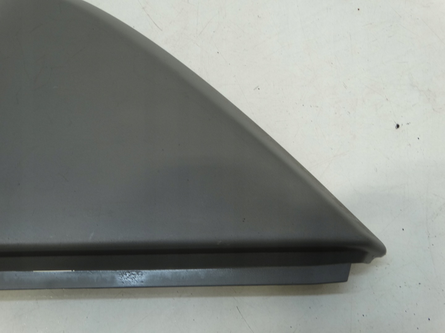 cover spoiler consoles left VOLKSWAGEN T5 MULTIVAN 7H5857175A