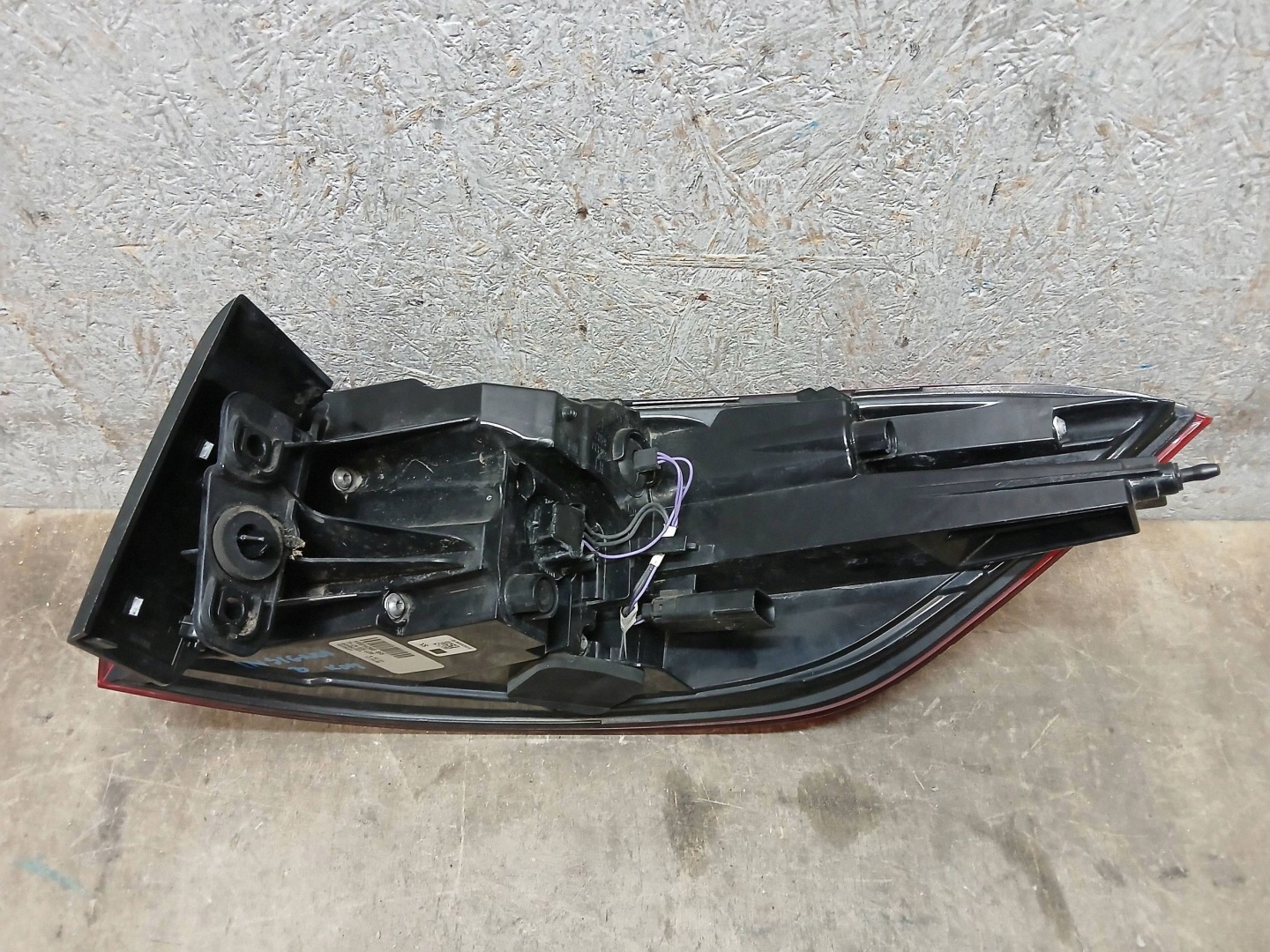light rear part left OPEL INSIGNIA B KOMBI YR00147980