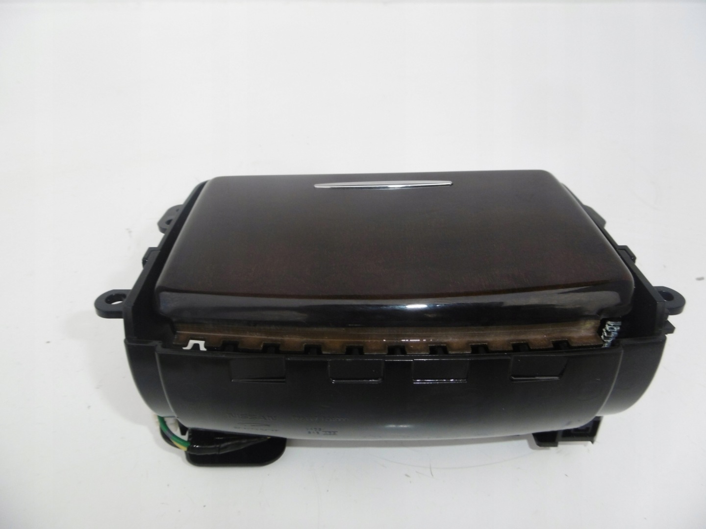 ashtray passenger compartment INFINITI M M30 M35 M37 Q70