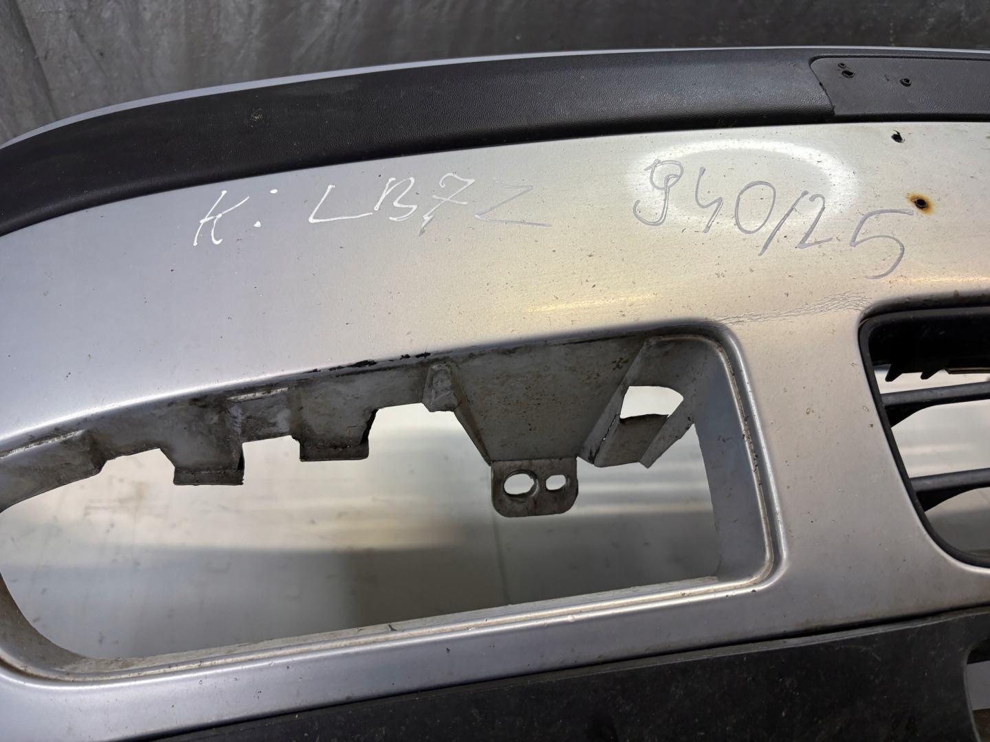 Frontstoßstange Volkswagen Bora k: LB7Z