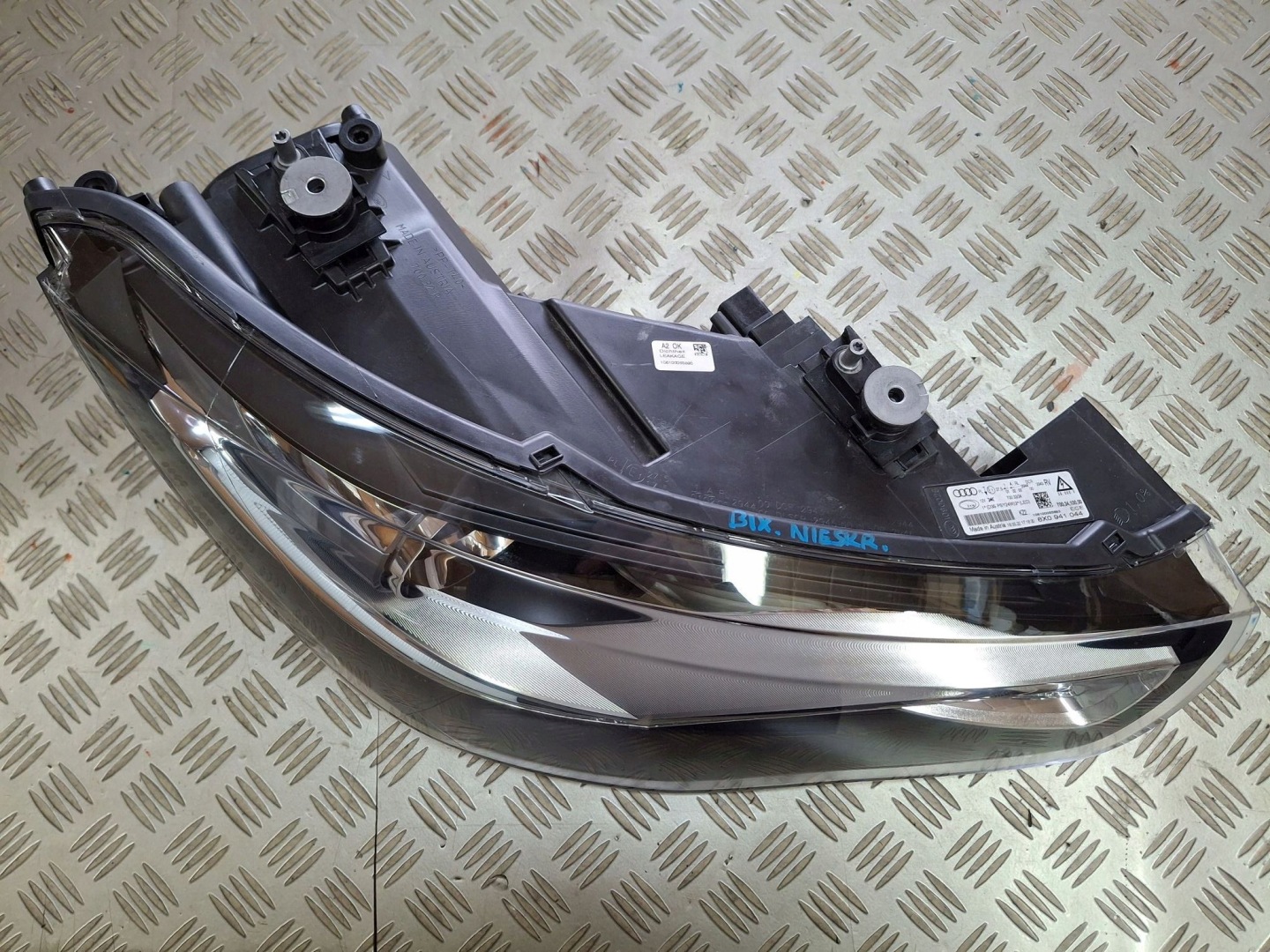 light right front BI-XENON non-setting AUDI A1 2010R-> 2014R