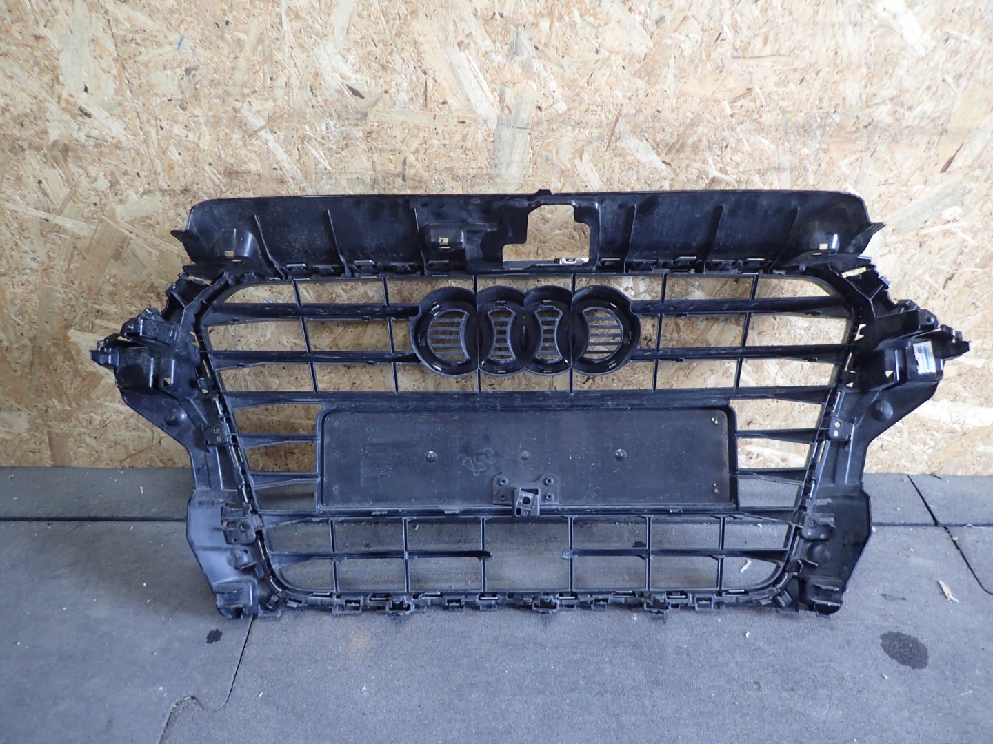 GRILLE AUDI A3 13-16 S LINE HB 8V3853651A