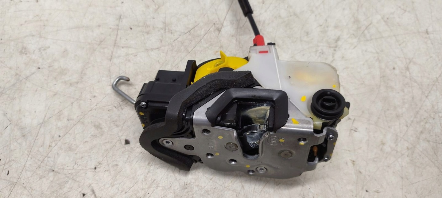 lock door rear part rear left Opel Zafira C 2,0 CDTI