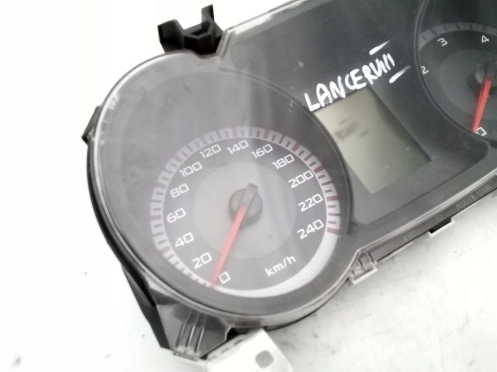 Mitsubishi Lancer VIII 8 dials dials predkosciomierz EU