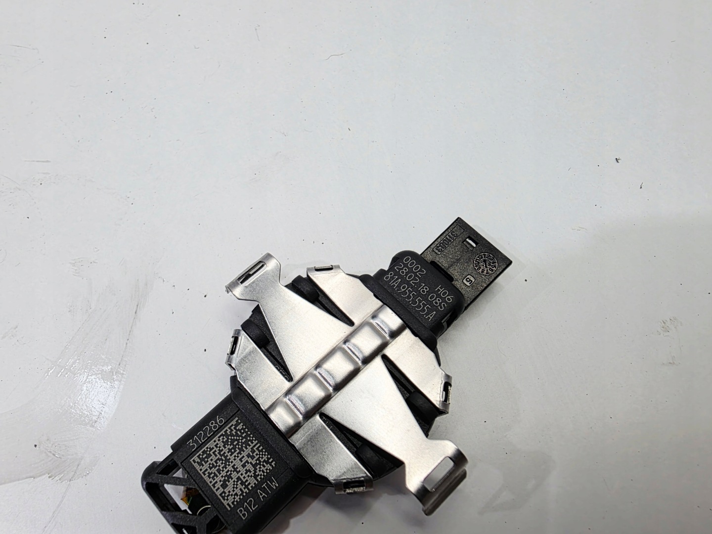 Sensor SENSOR Regen AUDI A4 B9 A5 Q5 FY 81A955555A