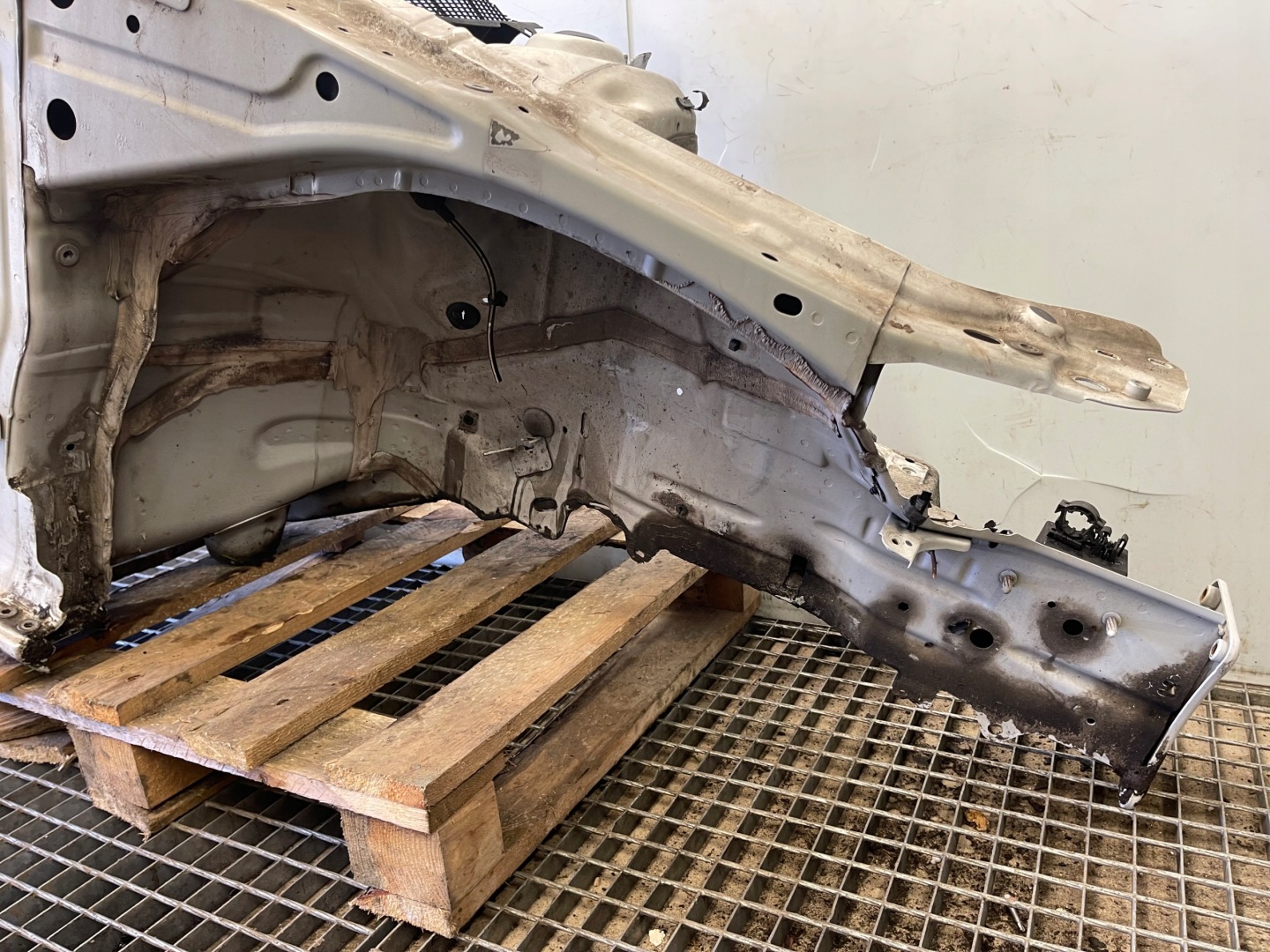 quarter SEAT LEON III 5F 2013-2020r. right front LS9R original