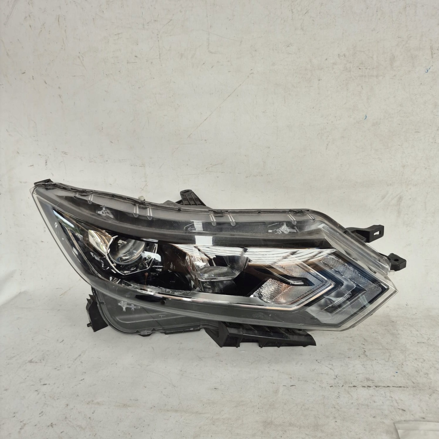 NISSAN QASHQAI 2 II J11 LIFT 17- light right front front lens+ LED