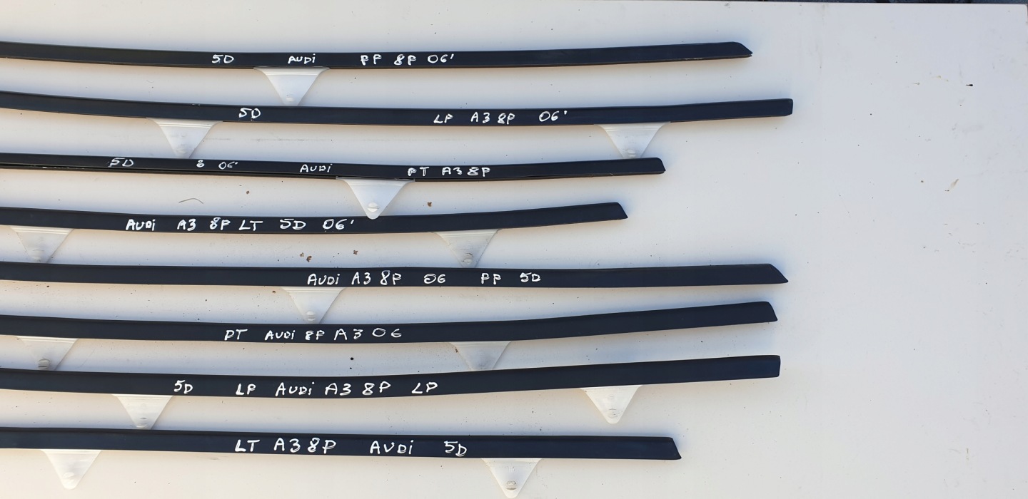 moulding dust door right side AUDI A3 8P 5D 2005