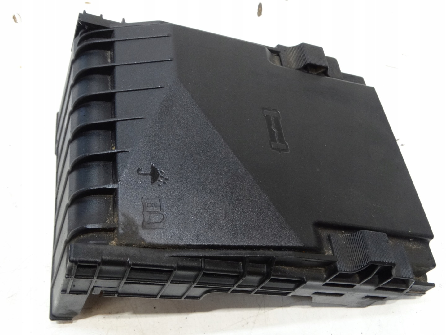 Abdeckung der Sicherungen SKODA AUDI VW 1K0937132F