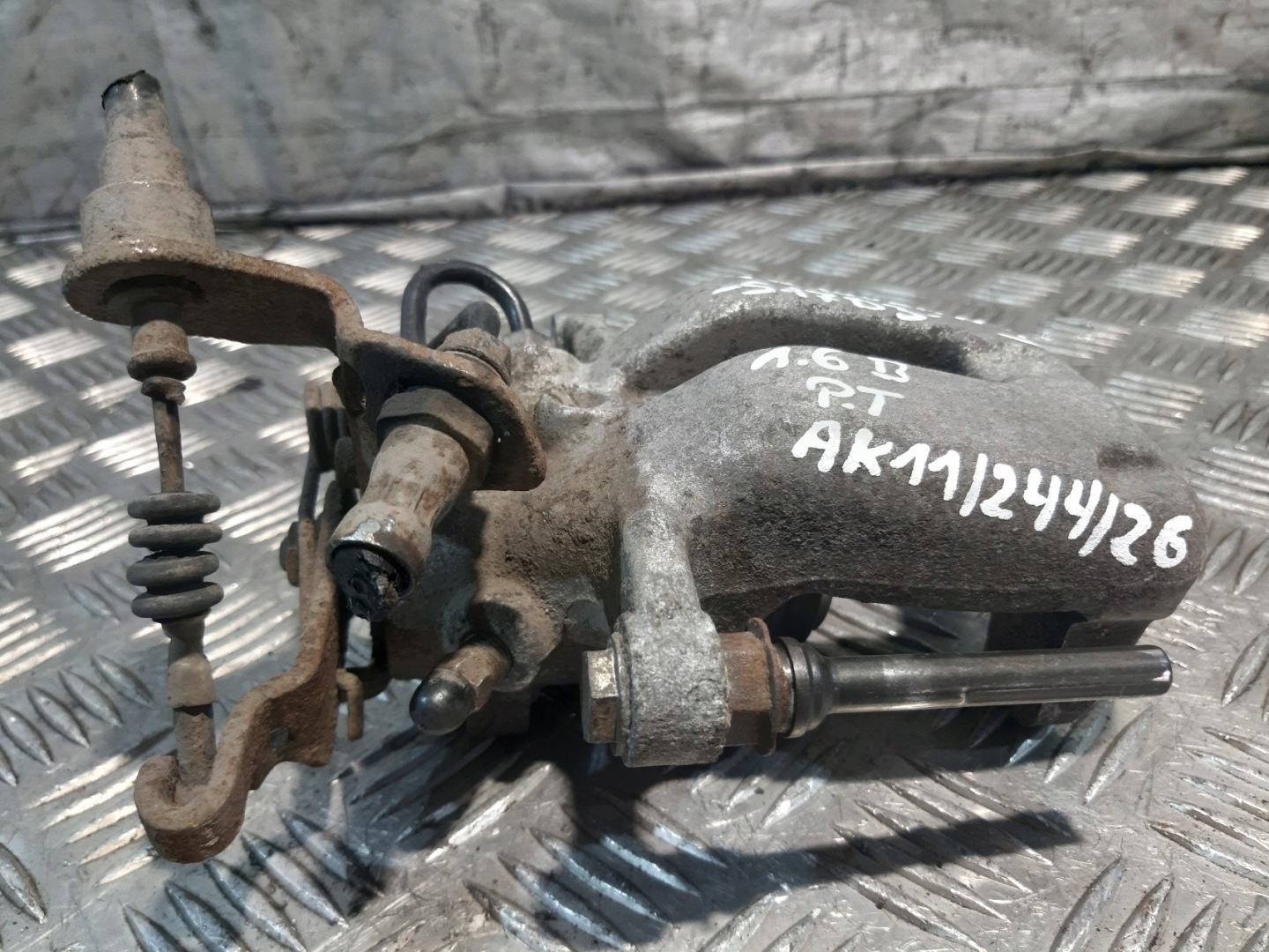 caliper brake right rear part VW TOURAN and 1.6B