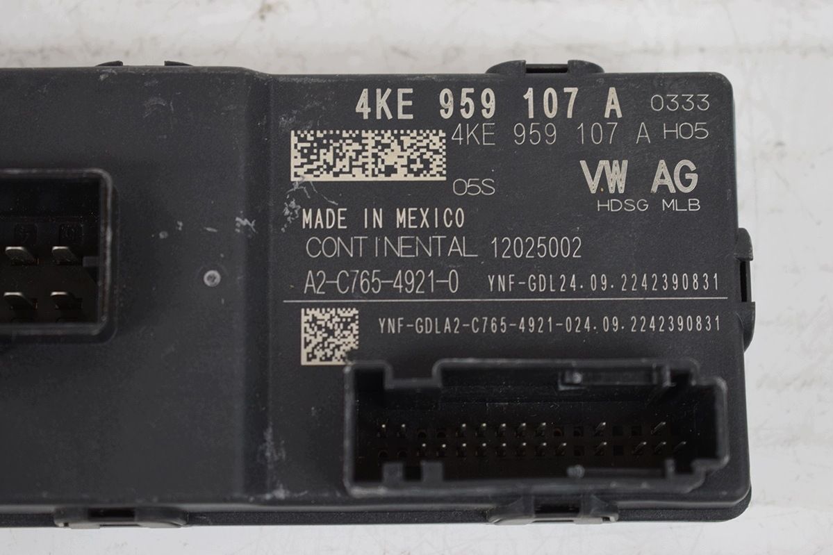 module control unit * of the rear bonnet boot PORSCHE AUDI 4KE959107A