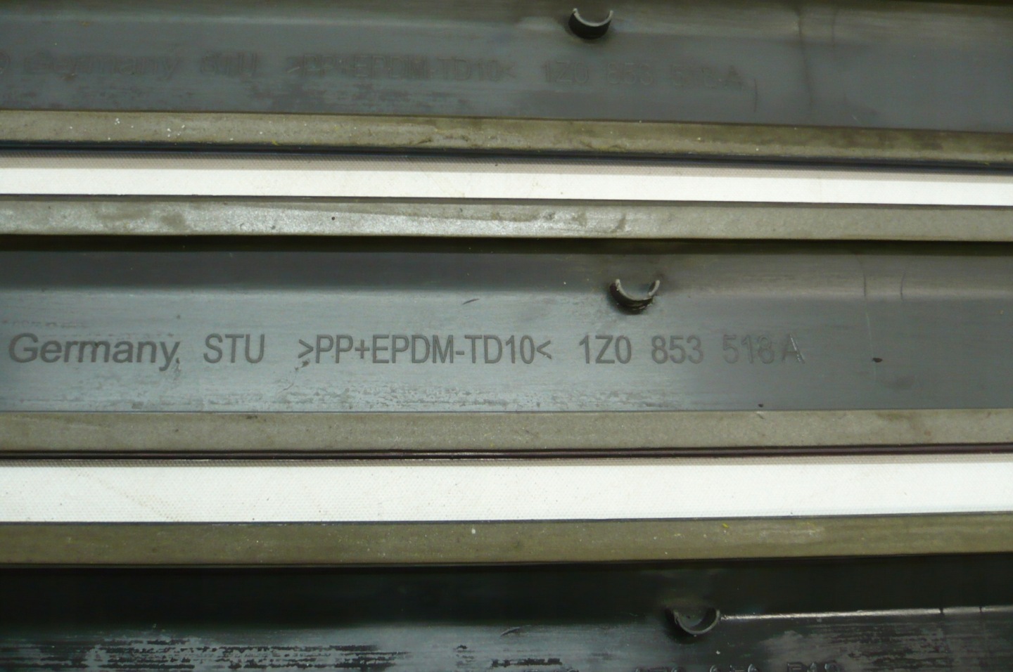 SKODA OCTAVIA II 2 LIFT 08-12 moulding door right front original