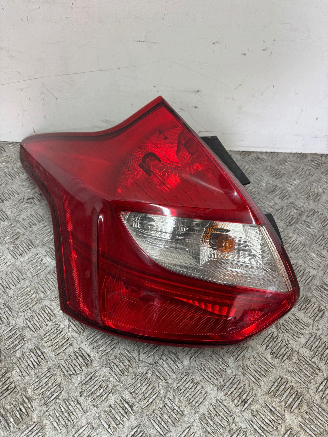 light rear part rear left FORD FOCUS MK3 HB 10
