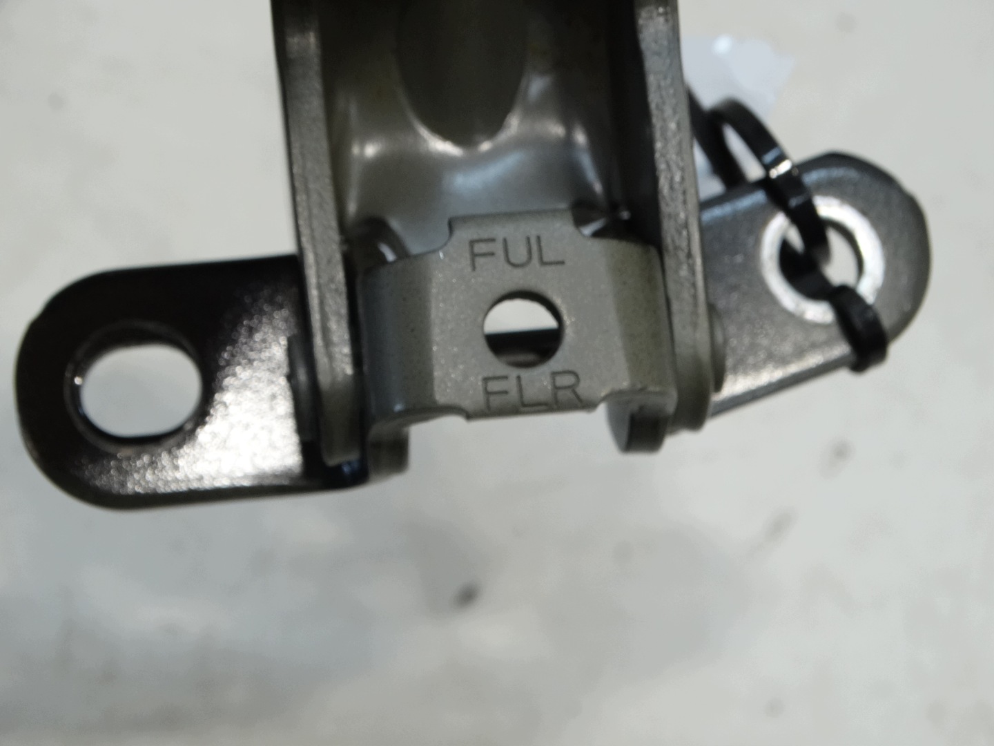 hinge door upper right front KIA SPORTAGE V