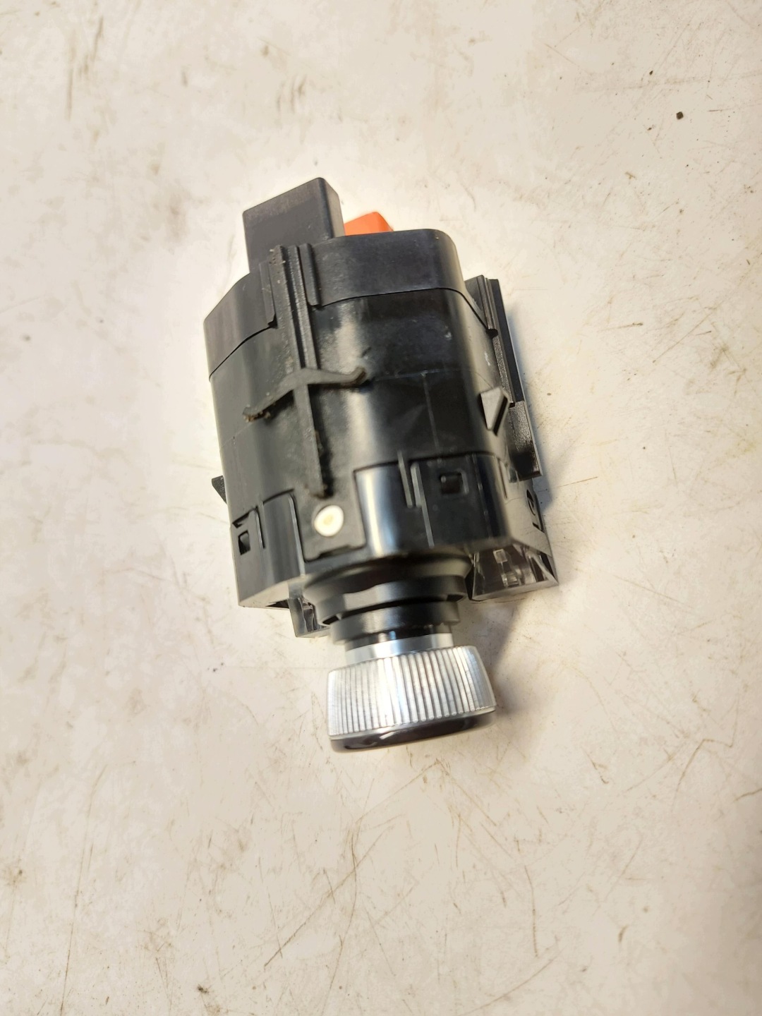 Audi Q8 E-TRON switch control pokretlo dzwieku glosnosci 4kr919600
