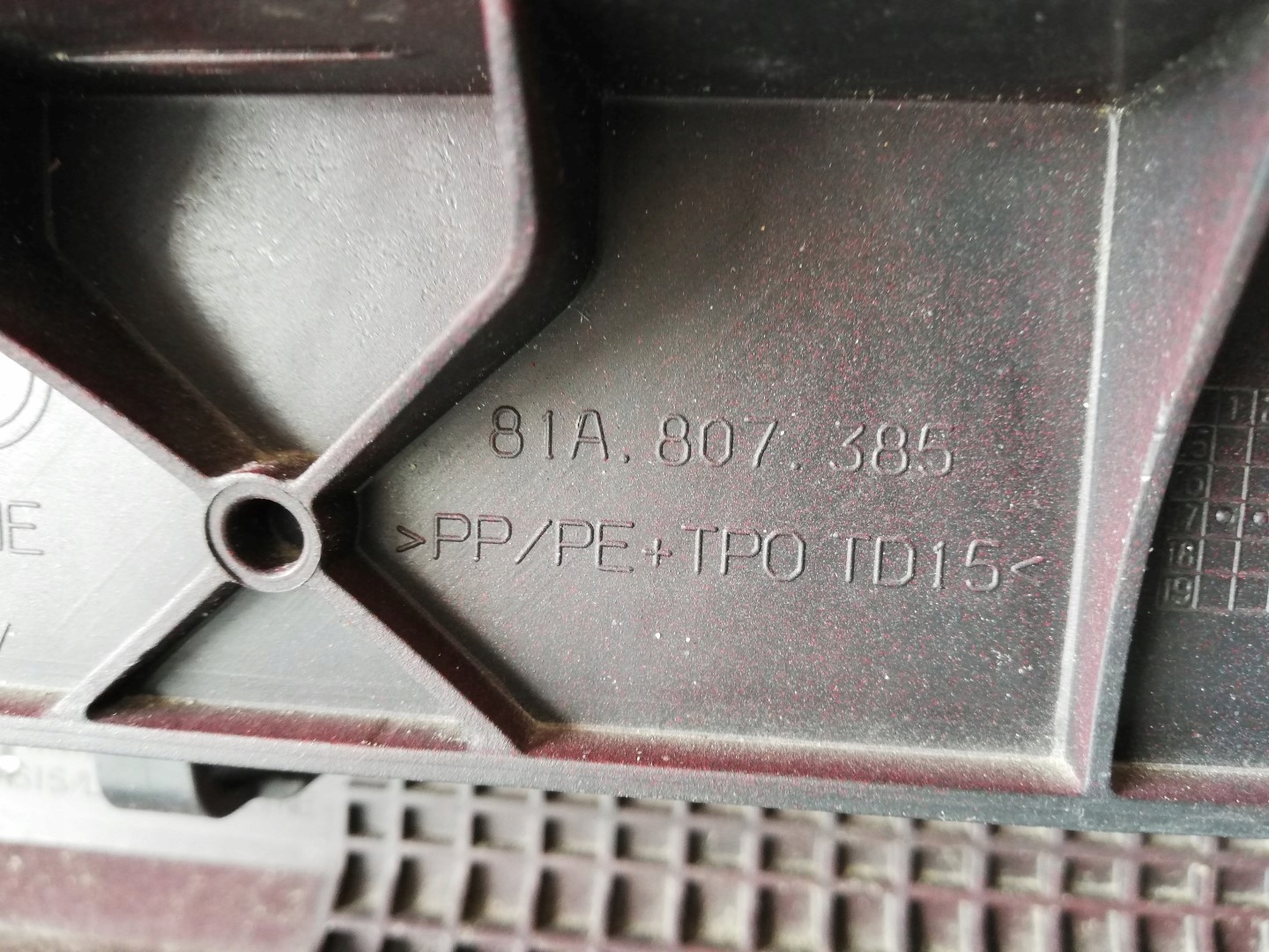 lökhárító far hátsó AUDI Q2 81A807385