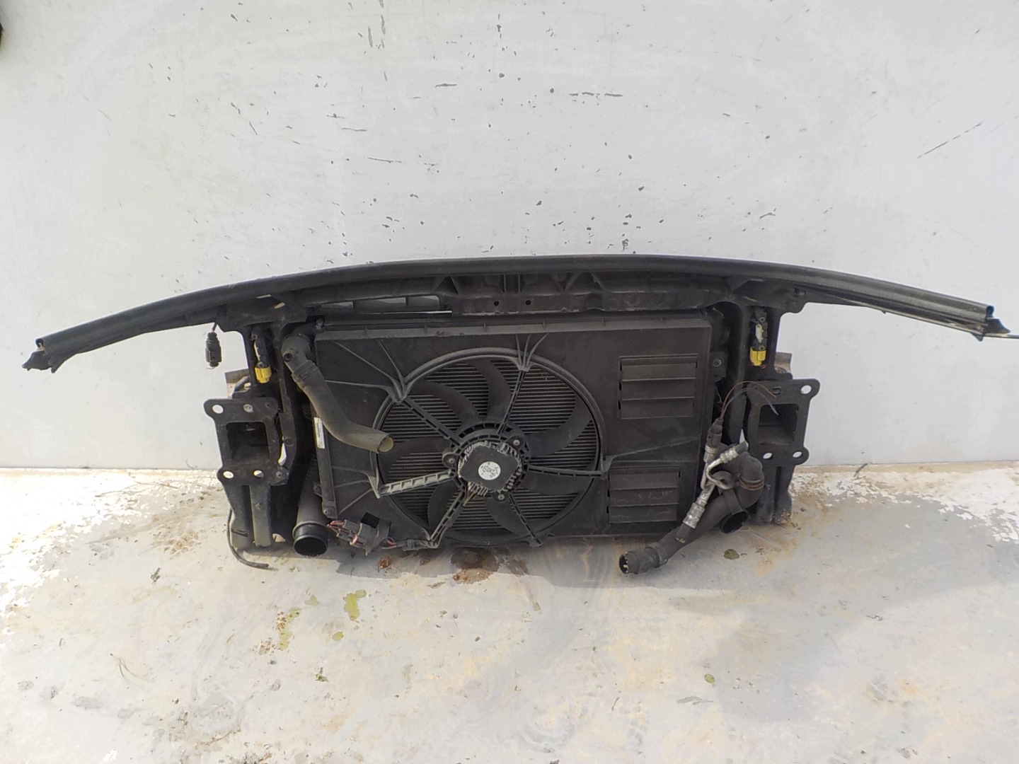 708 AUDI A3 II 8P LIFT 08-12 1.6 TDI support panel for radiators sider radiator