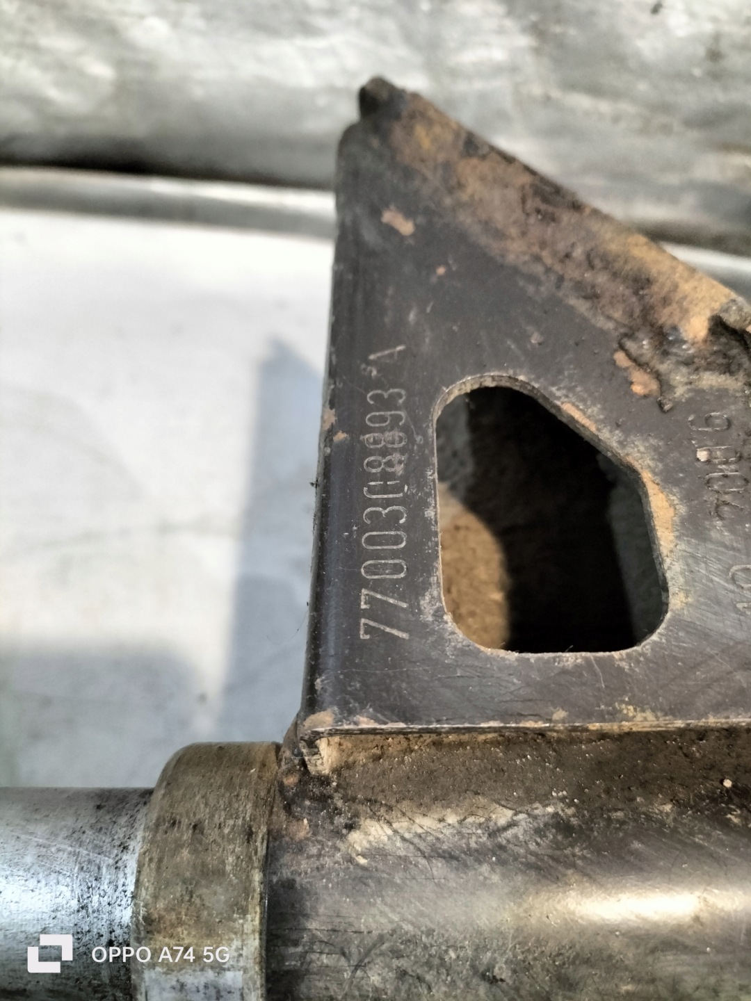 Schraube MOCUJACA Querlenker rechts vorne NISSAN INTERSTAR 2.5DCI 7700308893 A