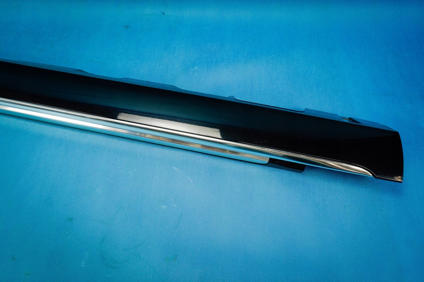 moulding cap threshold left Audi A8 4H Long 4H4853859B 4H4853855B LX5R