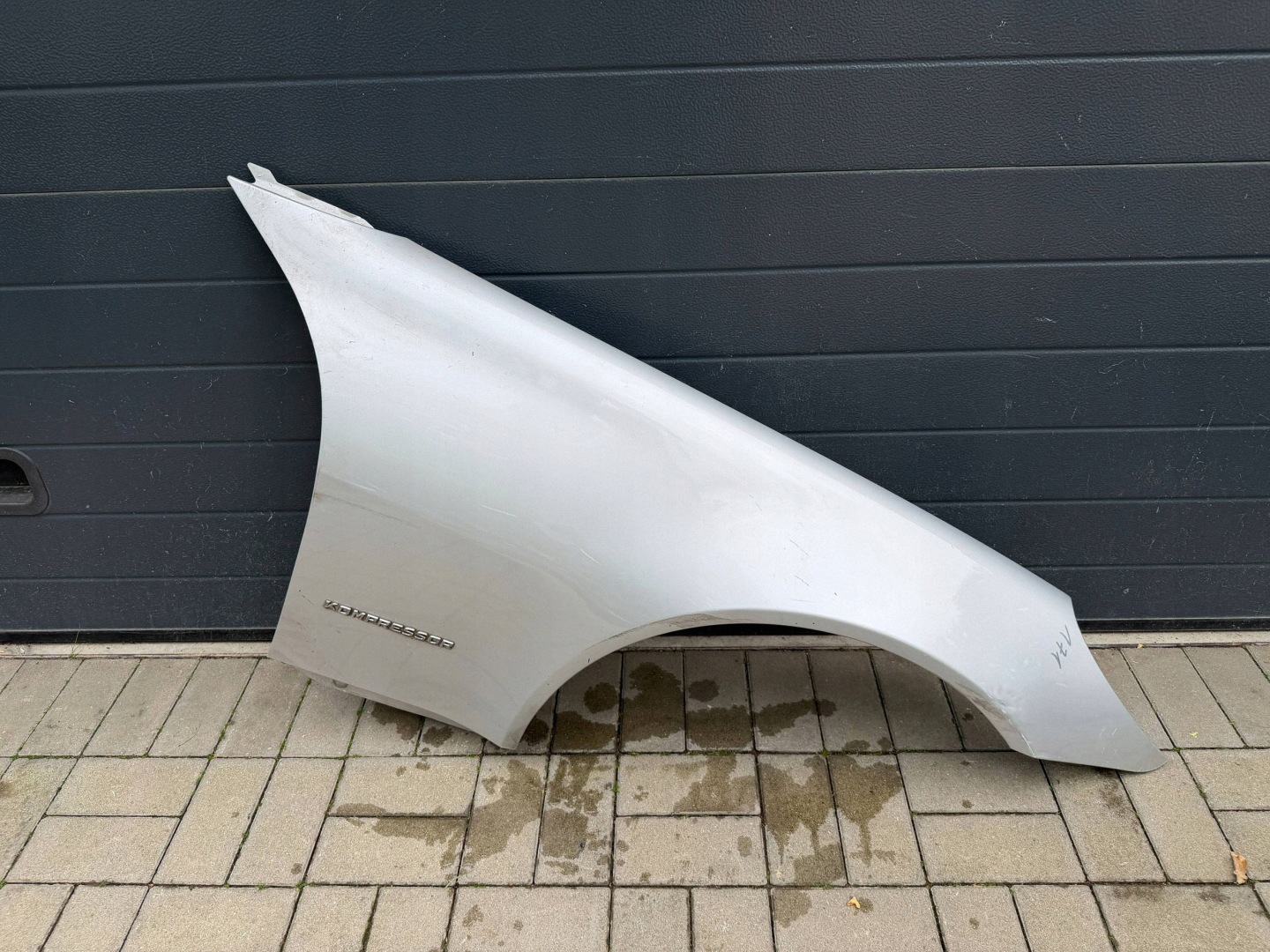 Mercedes SLK 171 05- fender right przo front without rdzy