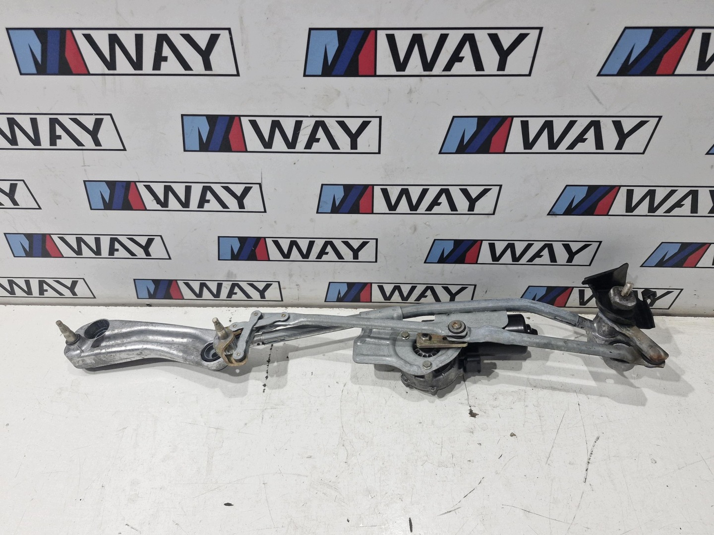 8361741 BMW E39 Wischergestänge vorne Original