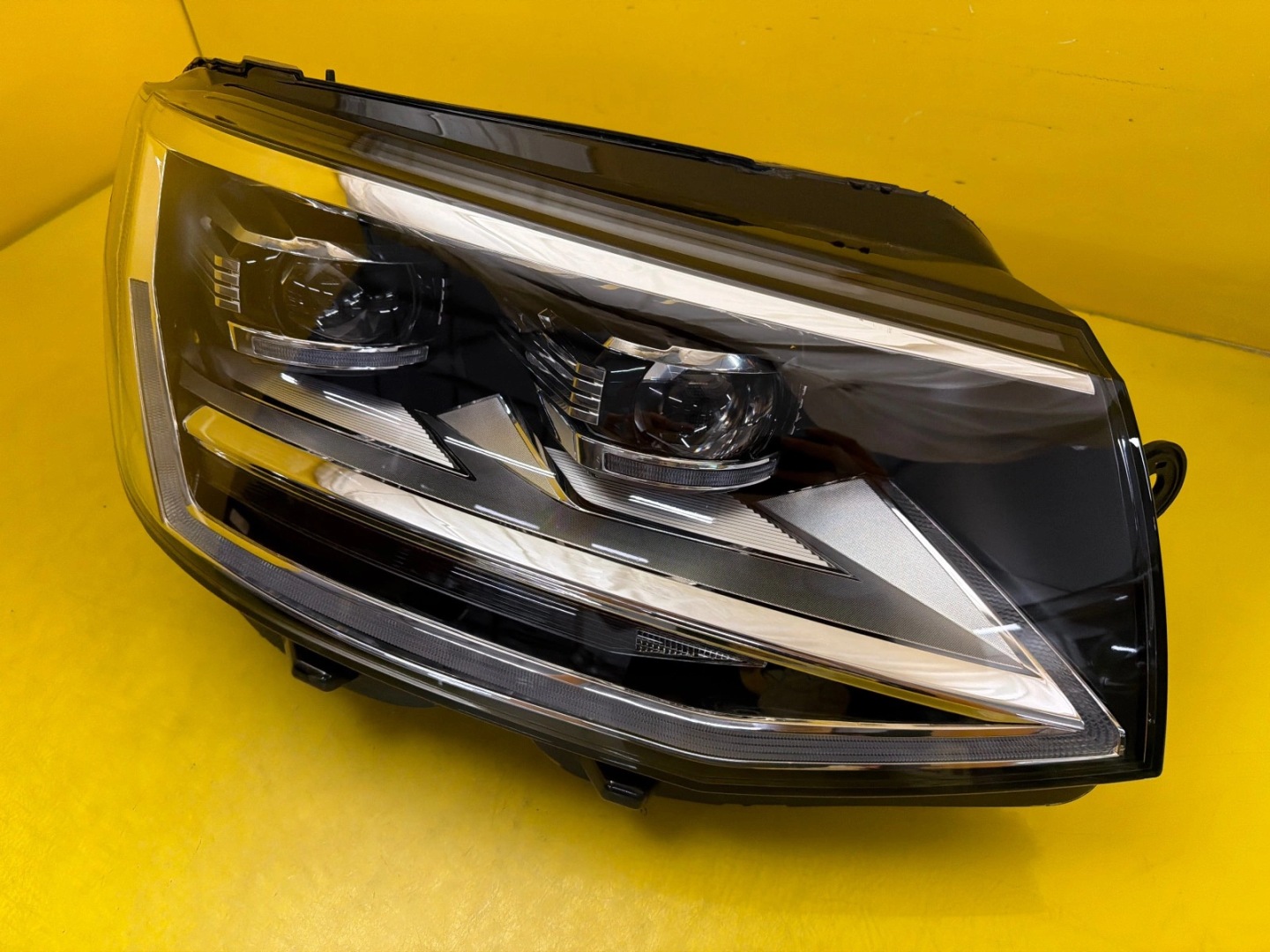 light right front VW T6 Full Led 7E1941036A