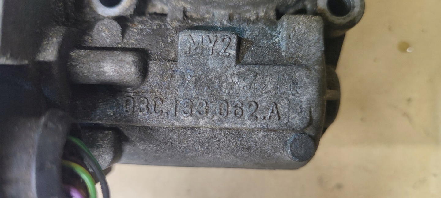 VW GOLF V 5 throttle flap air 1.6 FSI BLP