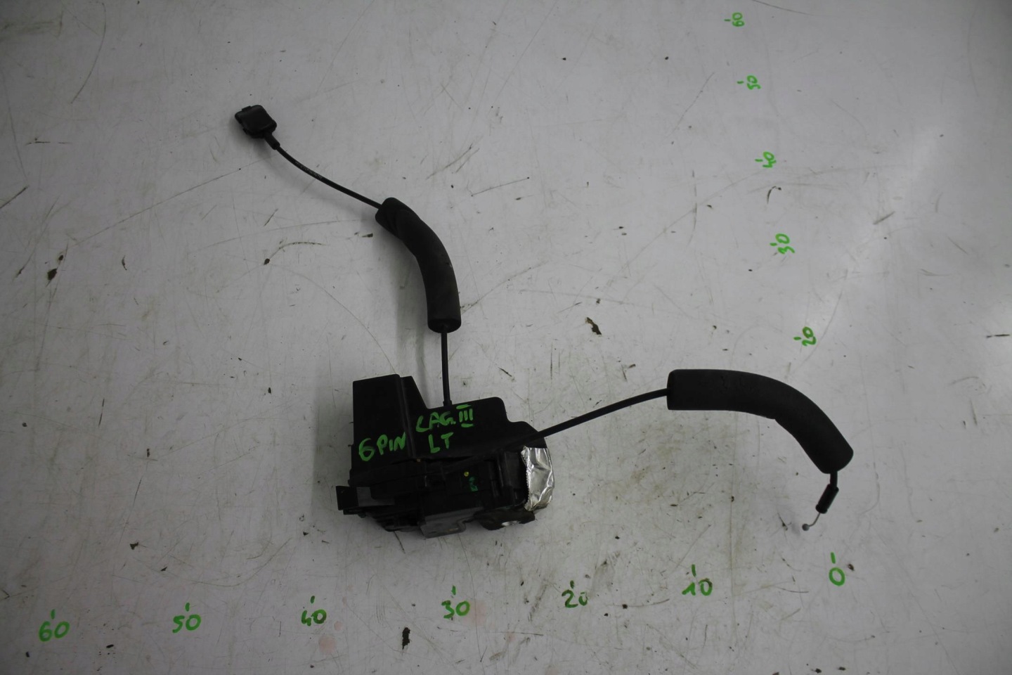 lock door left rear part 6PIN RENAULT LAGUNA III HB