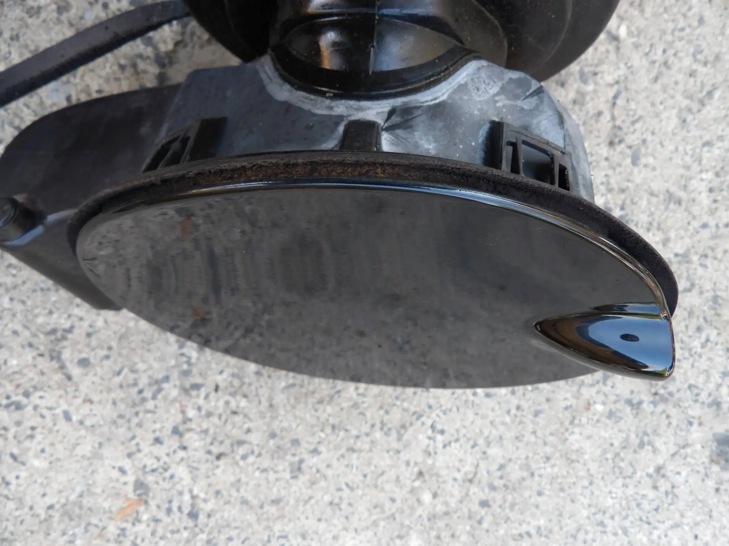 FORD KUGA MK1 Tankklappe des Kraftstoffsbehälters schwarze