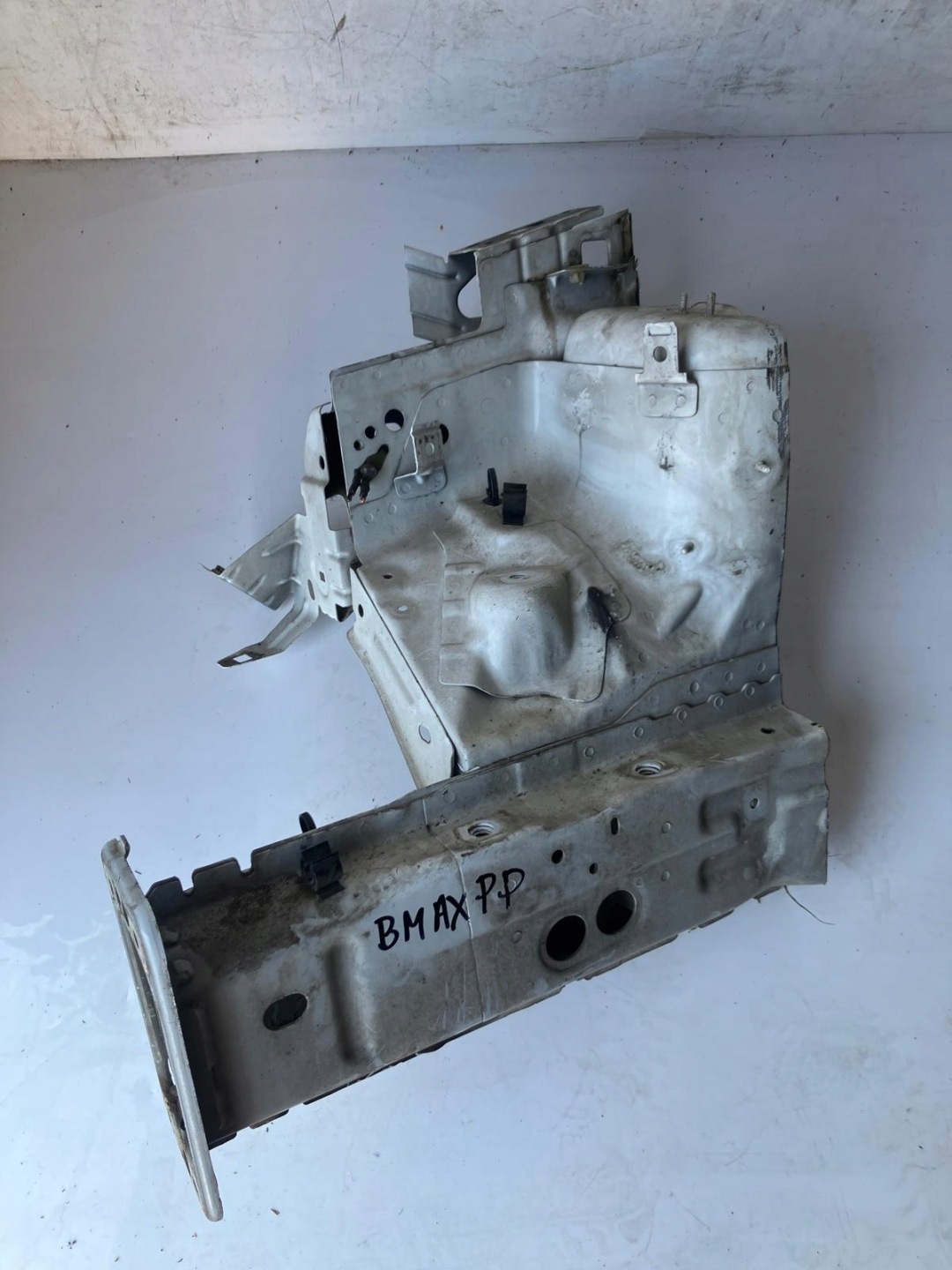 quarter quarter right front FORD B MAX