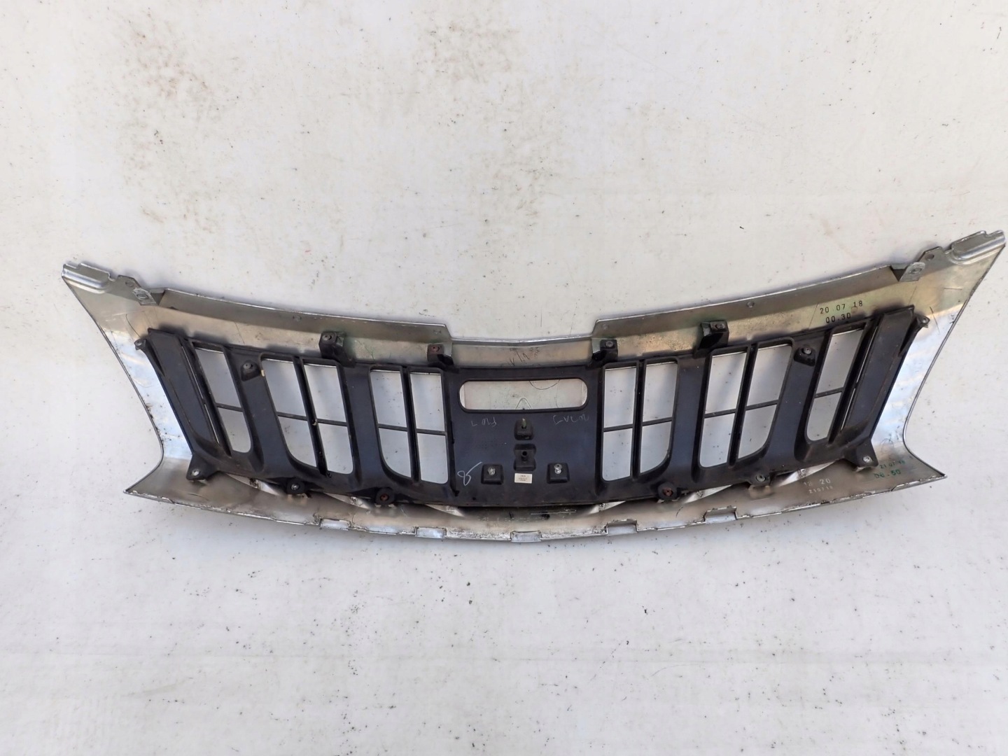 MITSUBISHI L200 V 5 15-19 Grill Grill