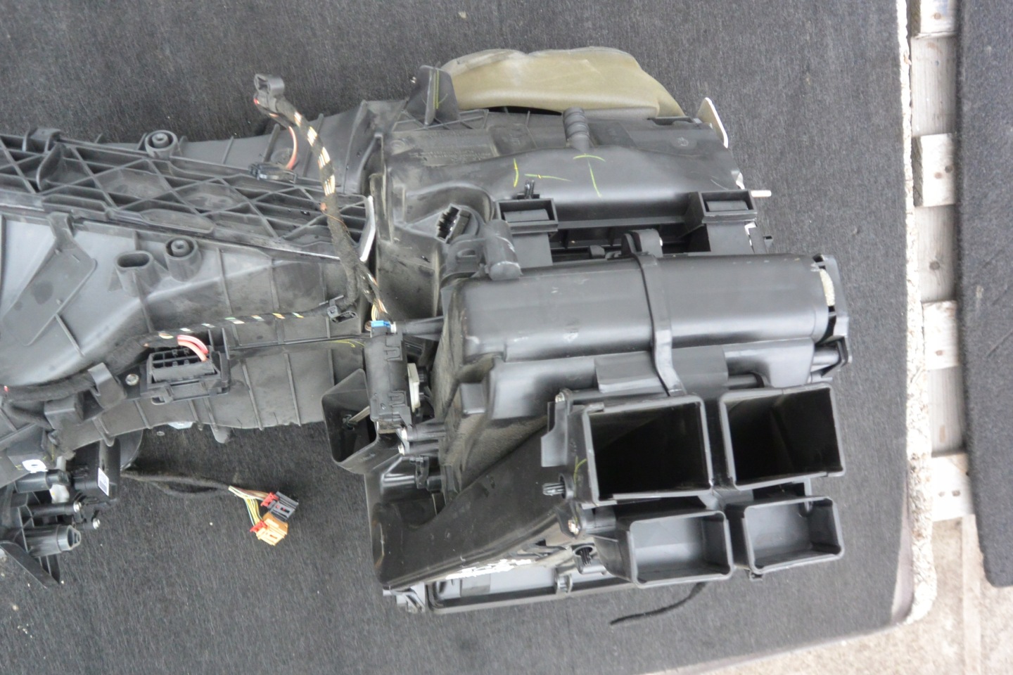 ohřívač KPL 2.0 TDI VW PASSAT B7 USA BEETLE