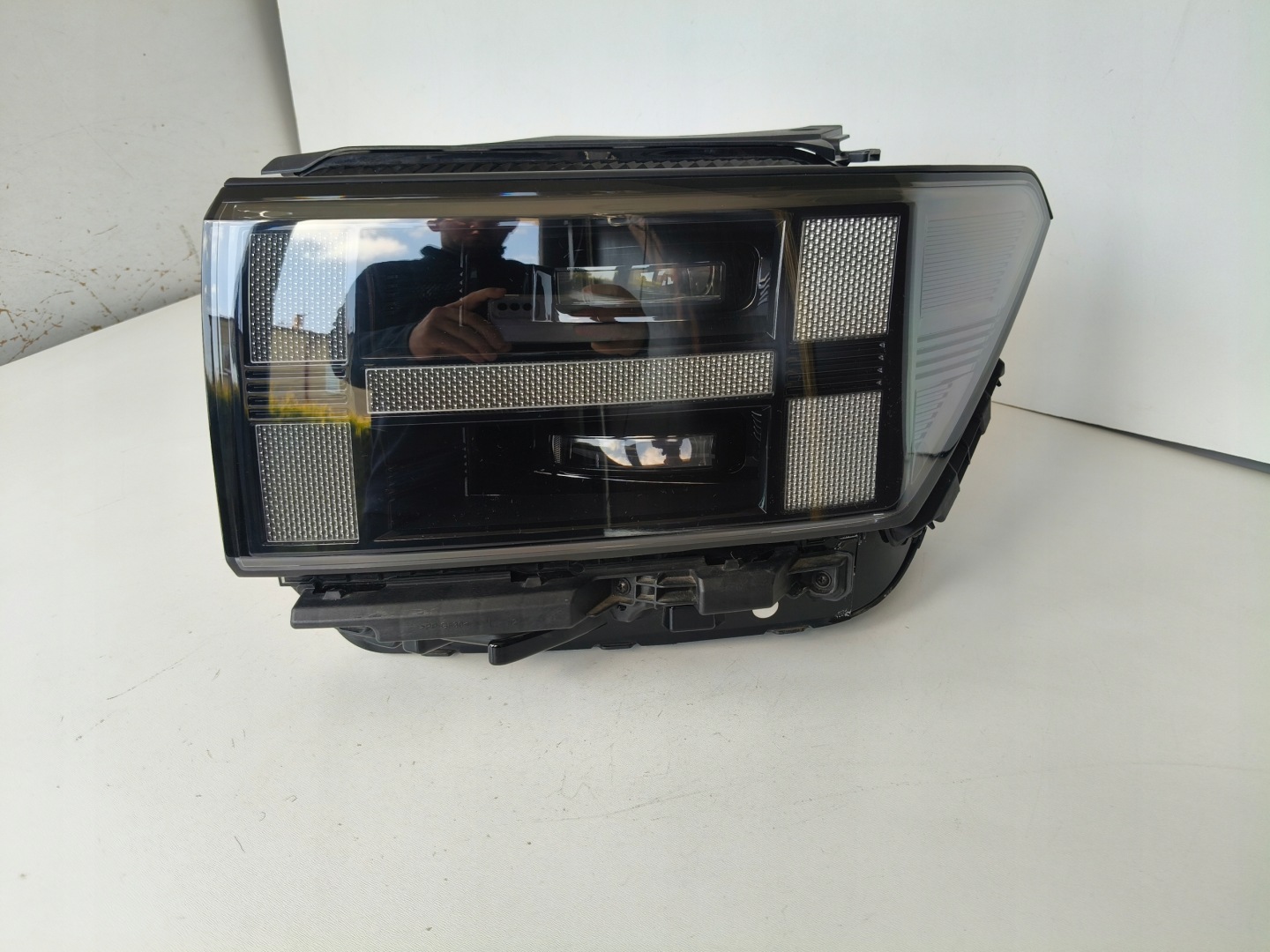 light left REFLEKTOR HYUNDAI SANTA FE V 23- FULL LED