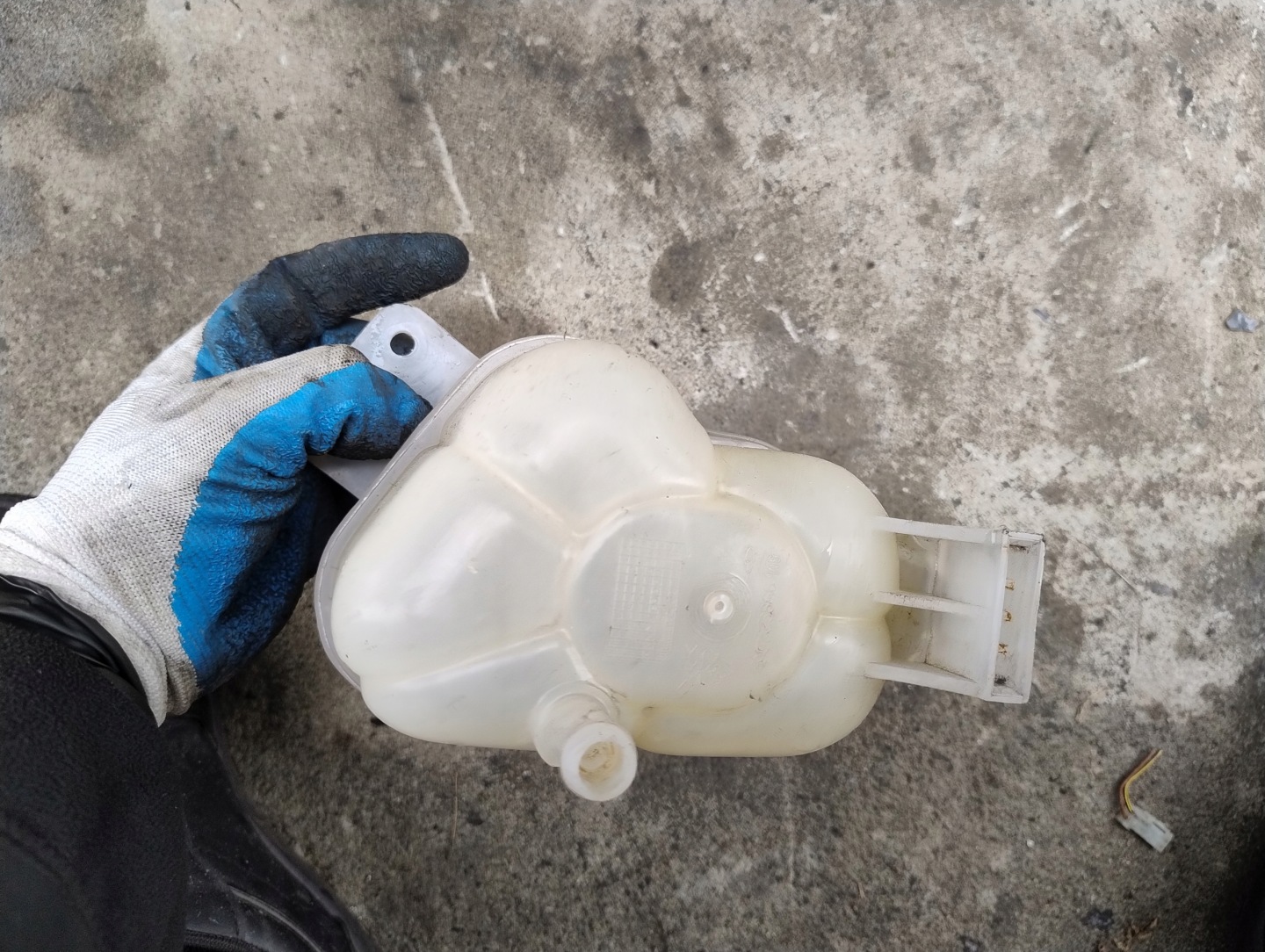 water tank CHEVROLET SPARK 95992466