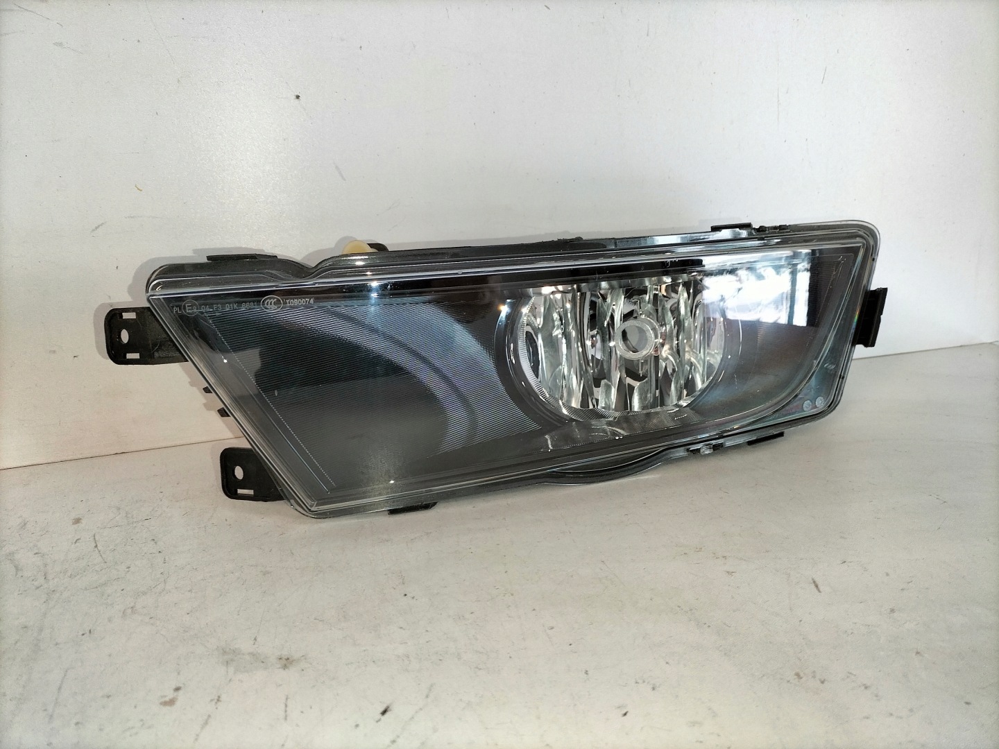 fog light light left SKODA OCTAVIA III 13-17